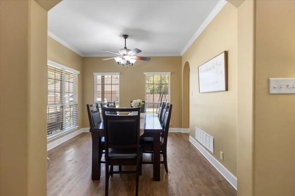 15610 Regian Drive Lindale, TX 75771