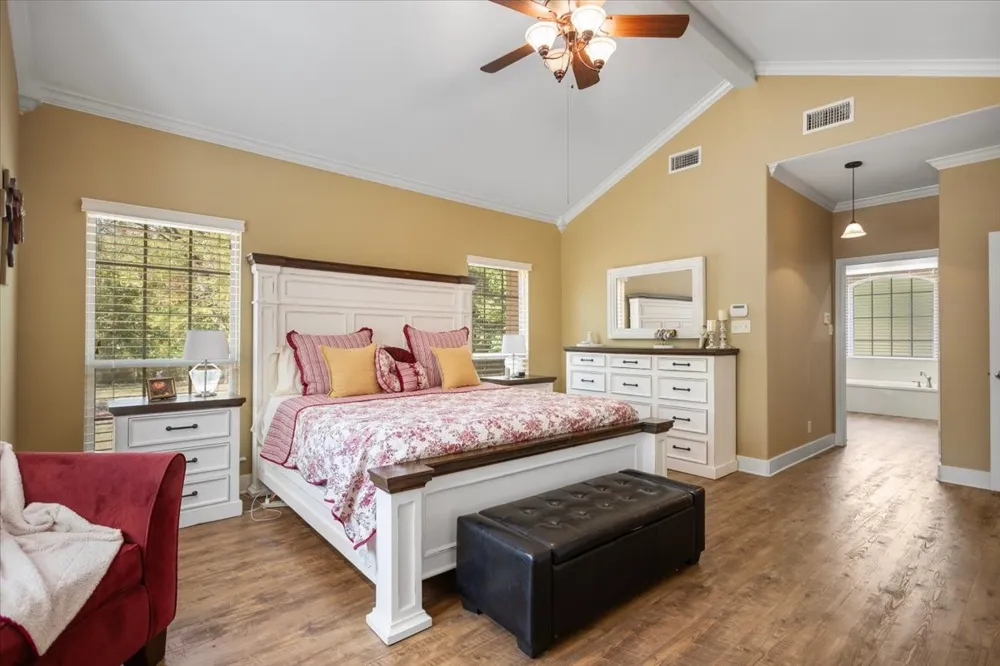 15610 Regian Drive Lindale, TX 75771