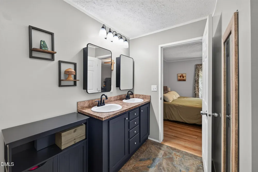 2520 Poplar Hl Court Snow Camp, NC 27349