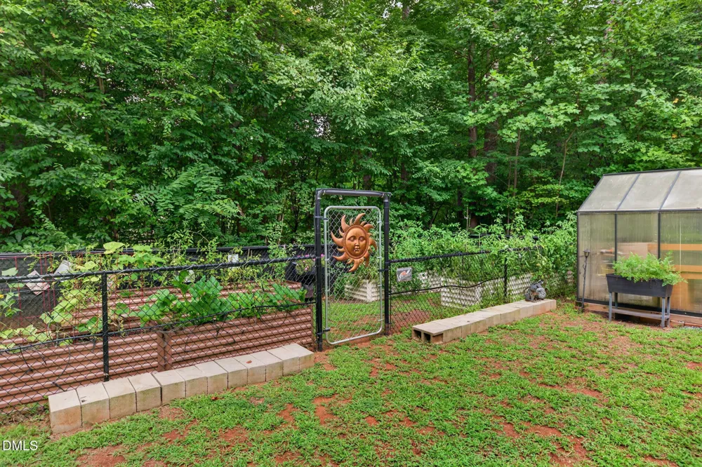 2520 Poplar Hl Court Snow Camp, NC 27349