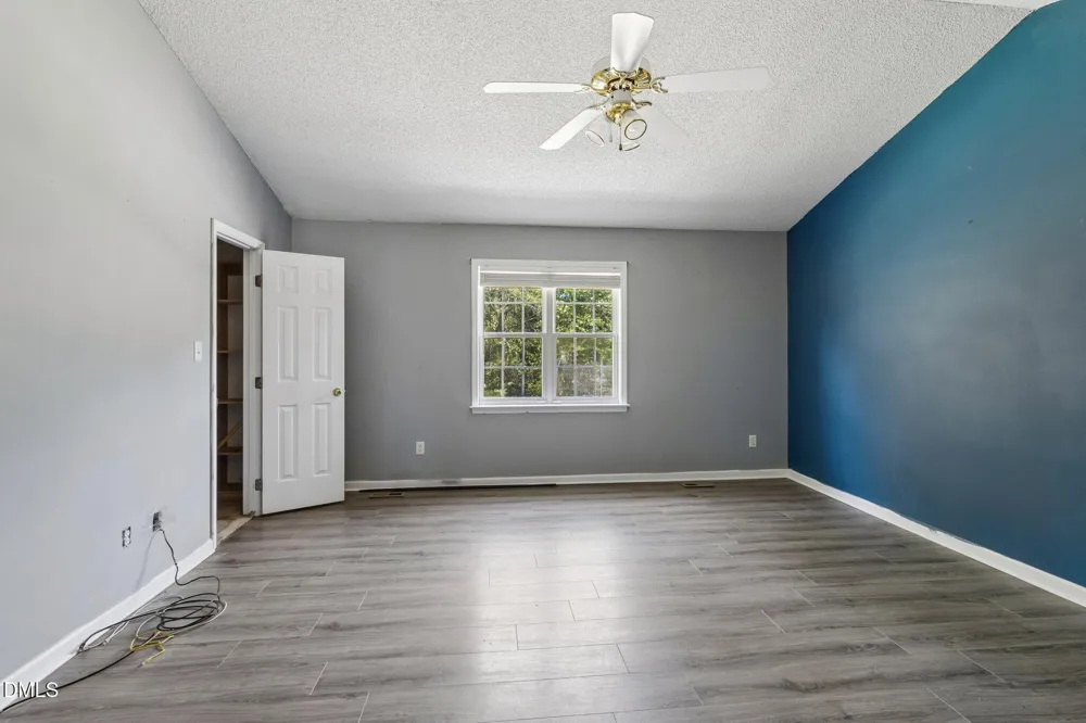 6304 Walnut Glen Drive Willow Springs, NC 27592