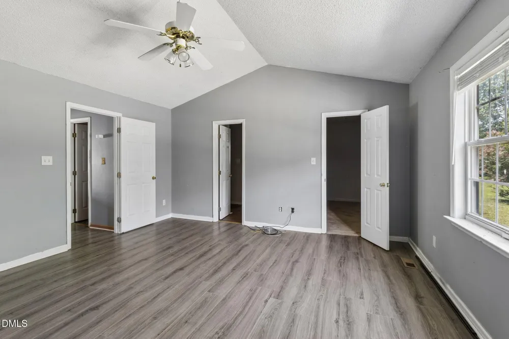 6304 Walnut Glen Drive Willow Springs, NC 27592