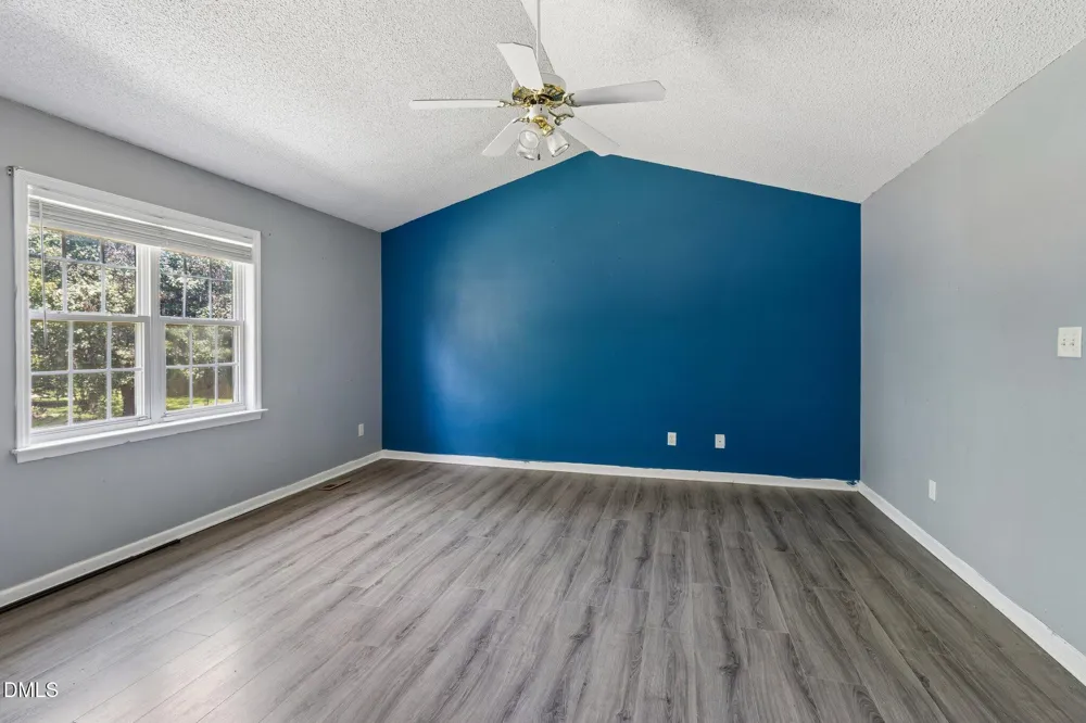 6304 Walnut Glen Drive Willow Springs, NC 27592