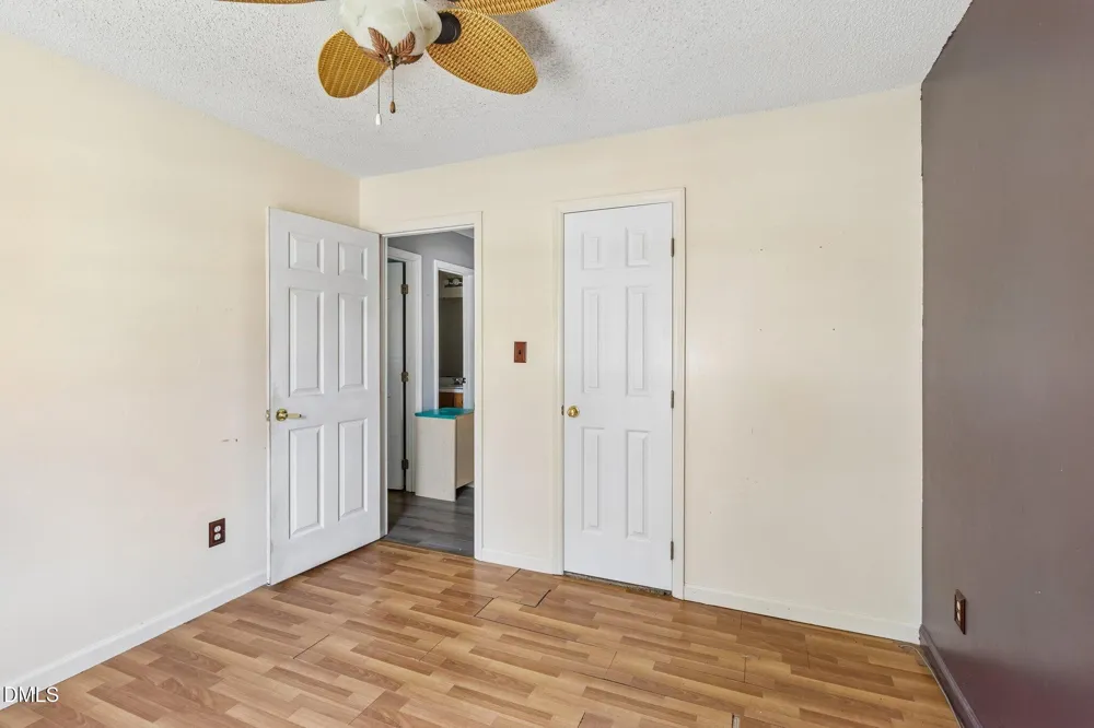 6304 Walnut Glen Drive Willow Springs, NC 27592