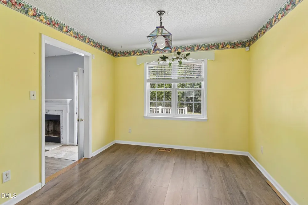 6304 Walnut Glen Drive Willow Springs, NC 27592