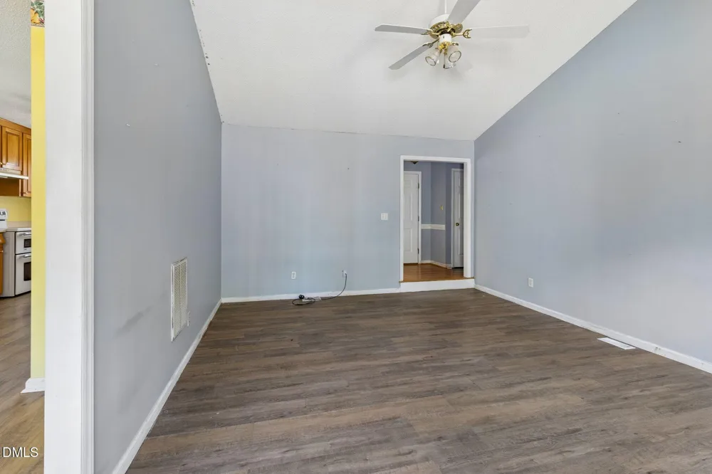6304 Walnut Glen Drive Willow Springs, NC 27592