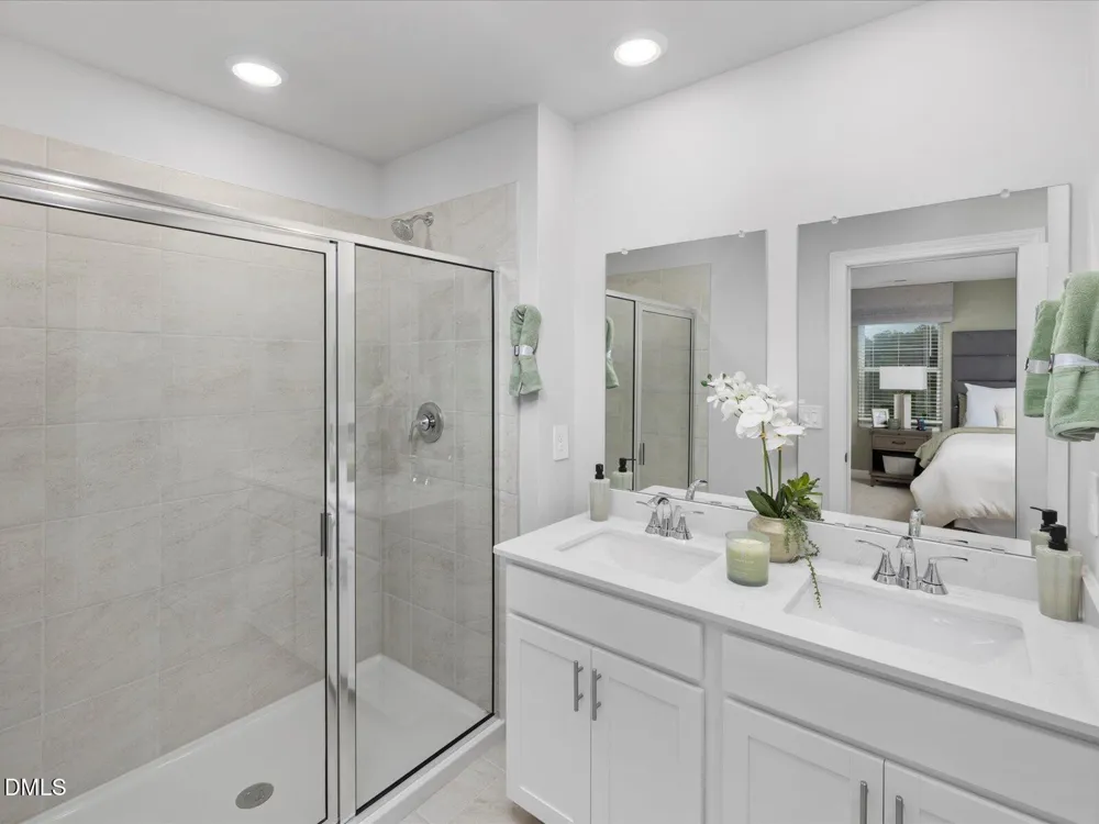 819 Stream View Court Mebane, NC 27302