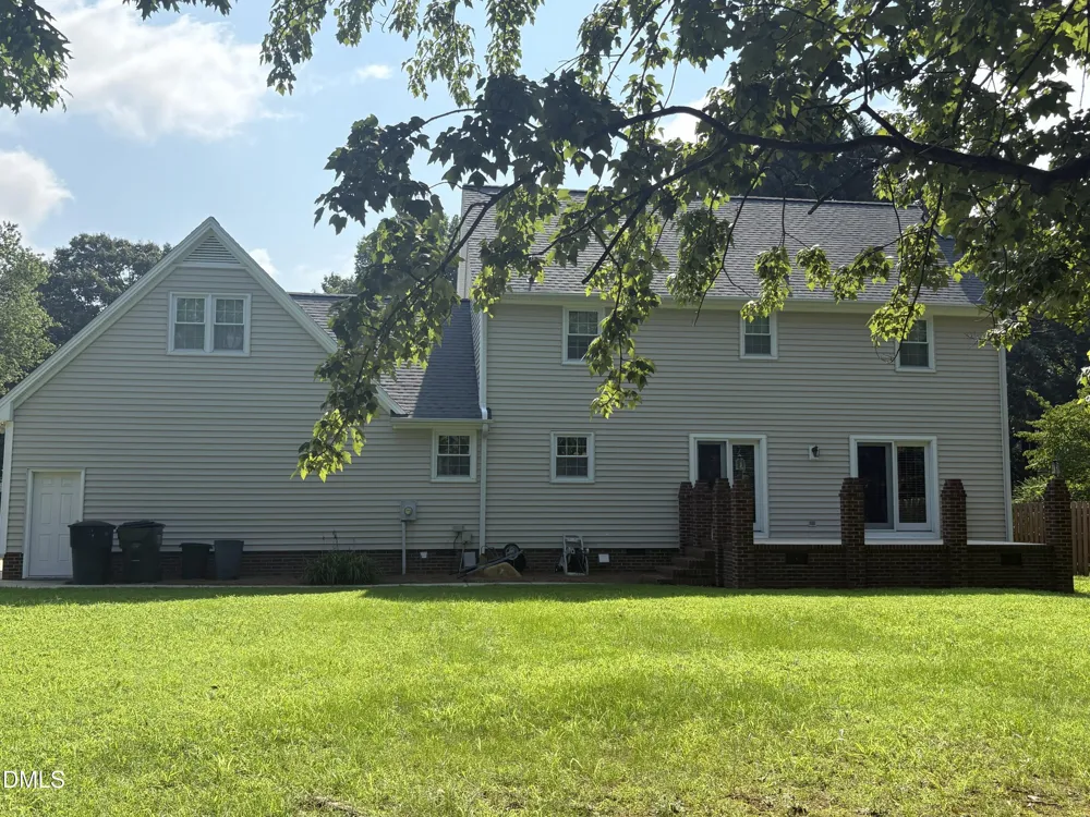 118 Meadowood Drive Burlington, NC 27215