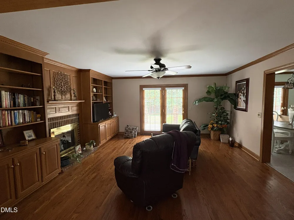 118 Meadowood Drive Burlington, NC 27215
