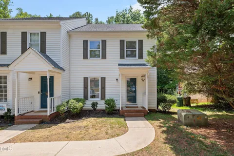 123 Luxon Place
