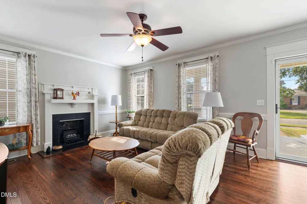 313 Breazeale Avenue Mount Olive, NC 28365