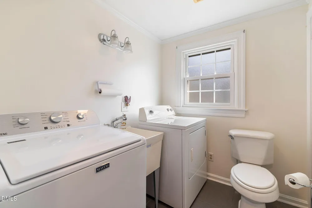 313 Breazeale Avenue Mount Olive, NC 28365