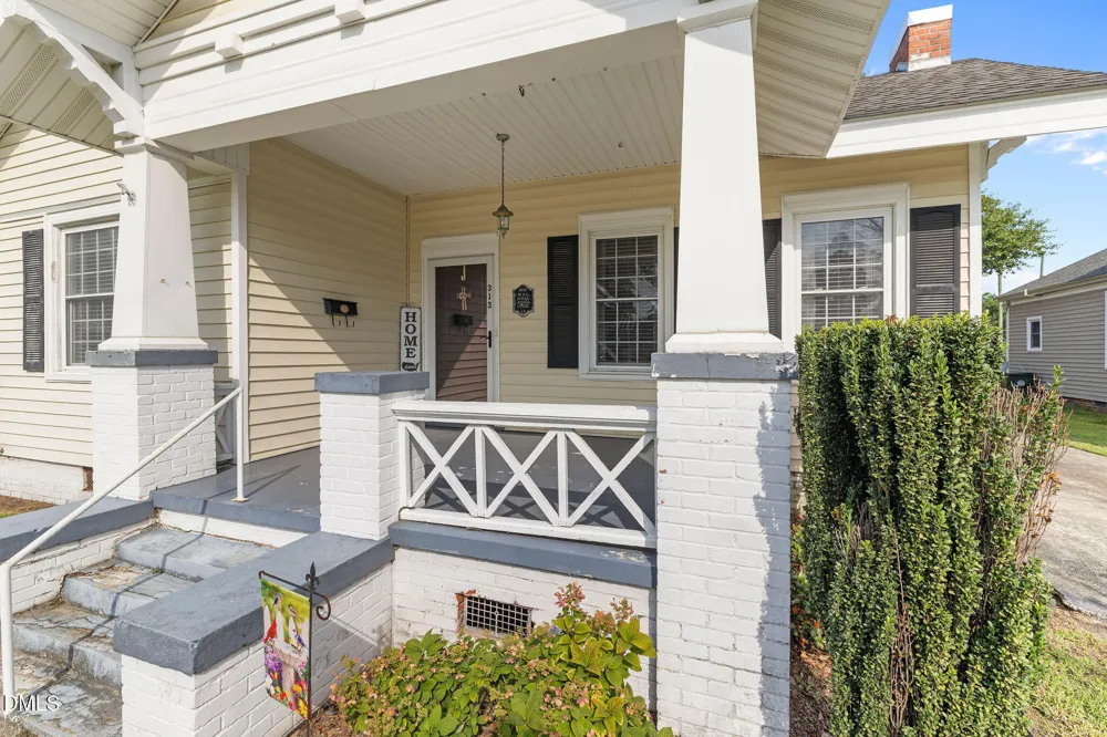 313 Breazeale Avenue Mount Olive, NC 28365