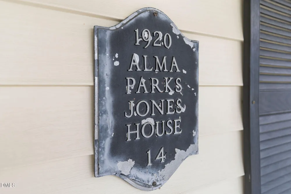 313 Breazeale Avenue Mount Olive, NC 28365