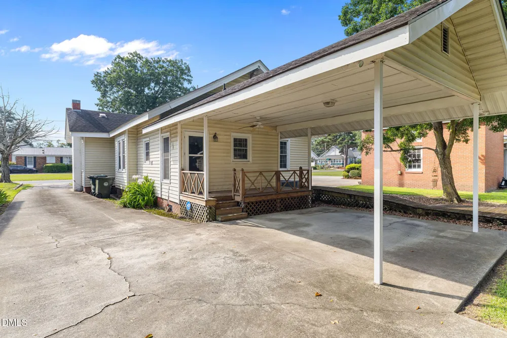 313 Breazeale Avenue Mount Olive, NC 28365