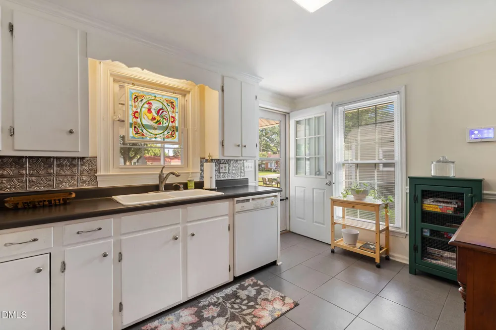 313 Breazeale Avenue Mount Olive, NC 28365