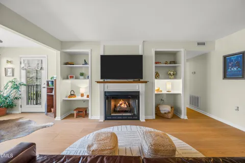 1312 Hillbrow Lane