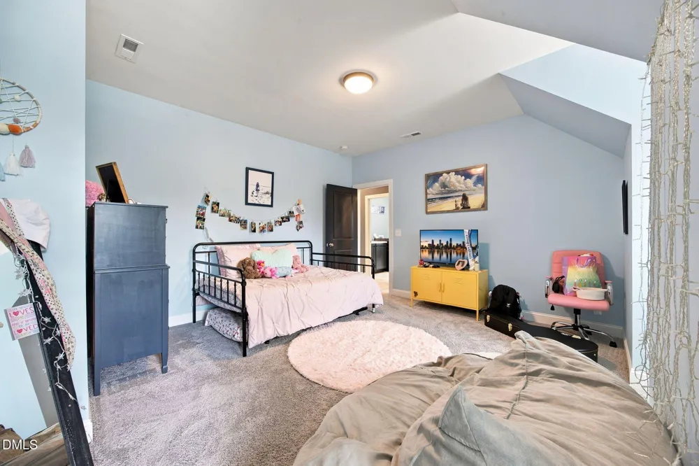 39 Monteith Drive Chapel Hill, NC 27516