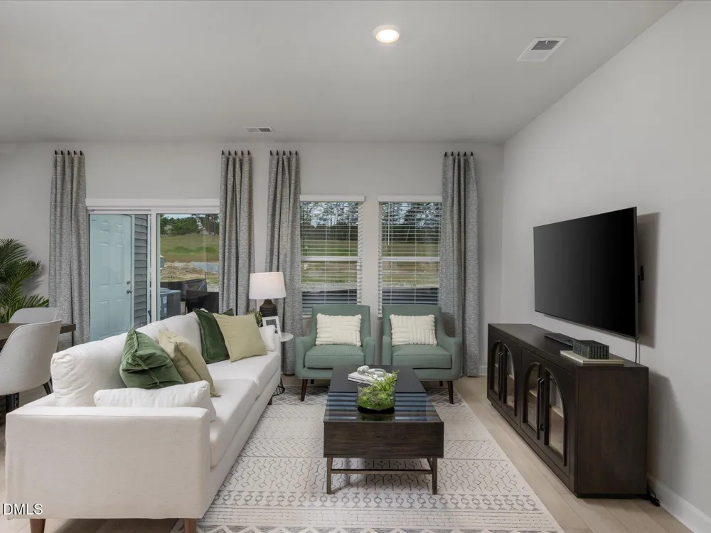 827 Stream View Court Mebane, NC 27302