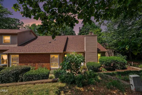 110 Twin Oaks Place