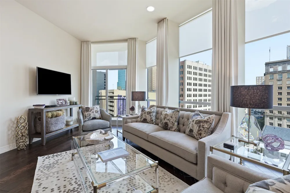 500 Throckmorton Street #911 Fort Worth, TX 76102