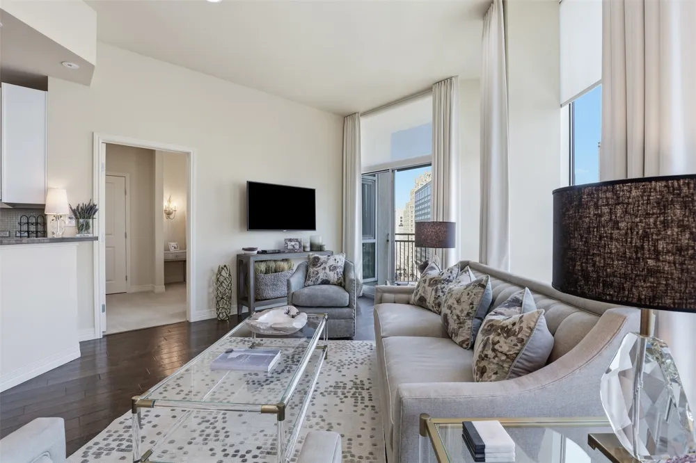 500 Throckmorton Street #911 Fort Worth, TX 76102