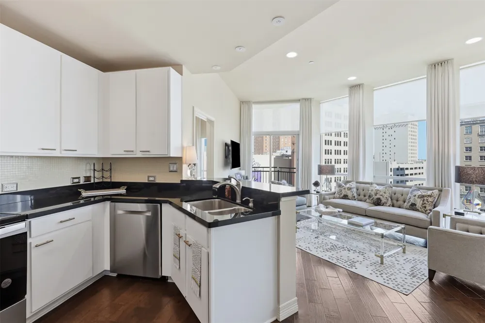 500 Throckmorton Street #911 Fort Worth, TX 76102