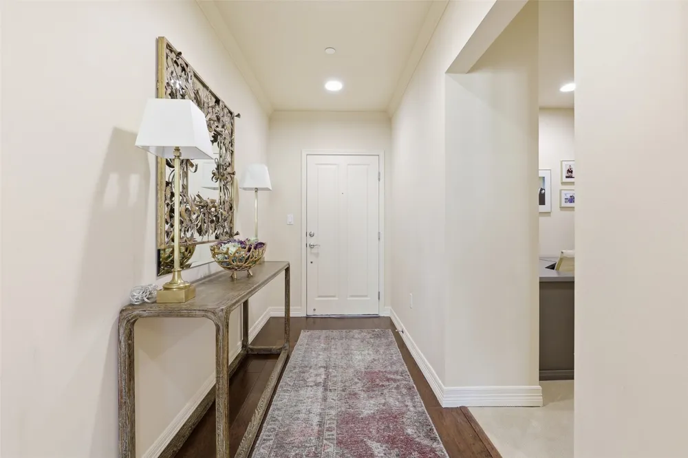500 Throckmorton Street #911 Fort Worth, TX 76102