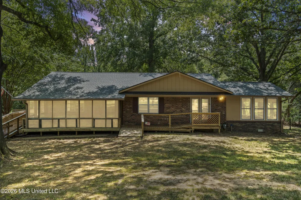 177 Dempsey Drive Byhalia, MS 38611