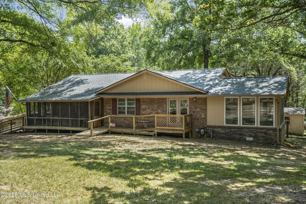 177 Dempsey Drive Byhalia, MS 38611