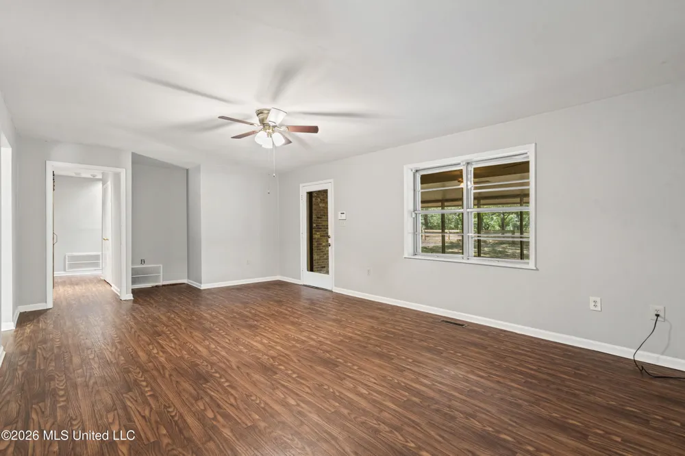 177 Dempsey Drive Byhalia, MS 38611