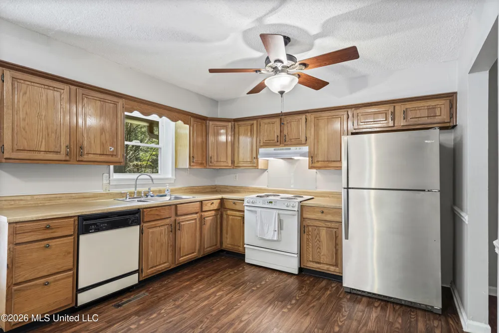 177 Dempsey Drive Byhalia, MS 38611
