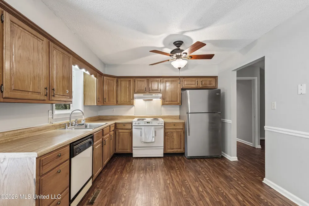 177 Dempsey Drive Byhalia, MS 38611