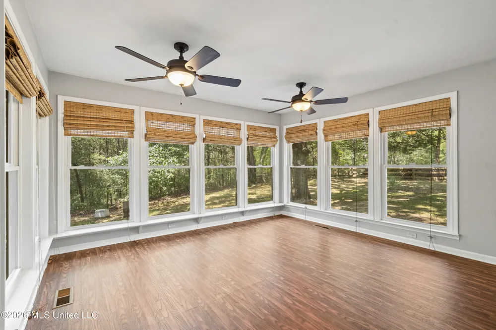 177 Dempsey Drive Byhalia, MS 38611