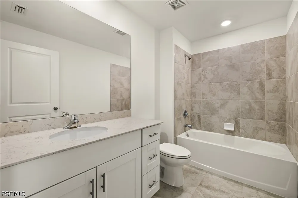 Villa Doria Court North Fort Myers, FL 33917