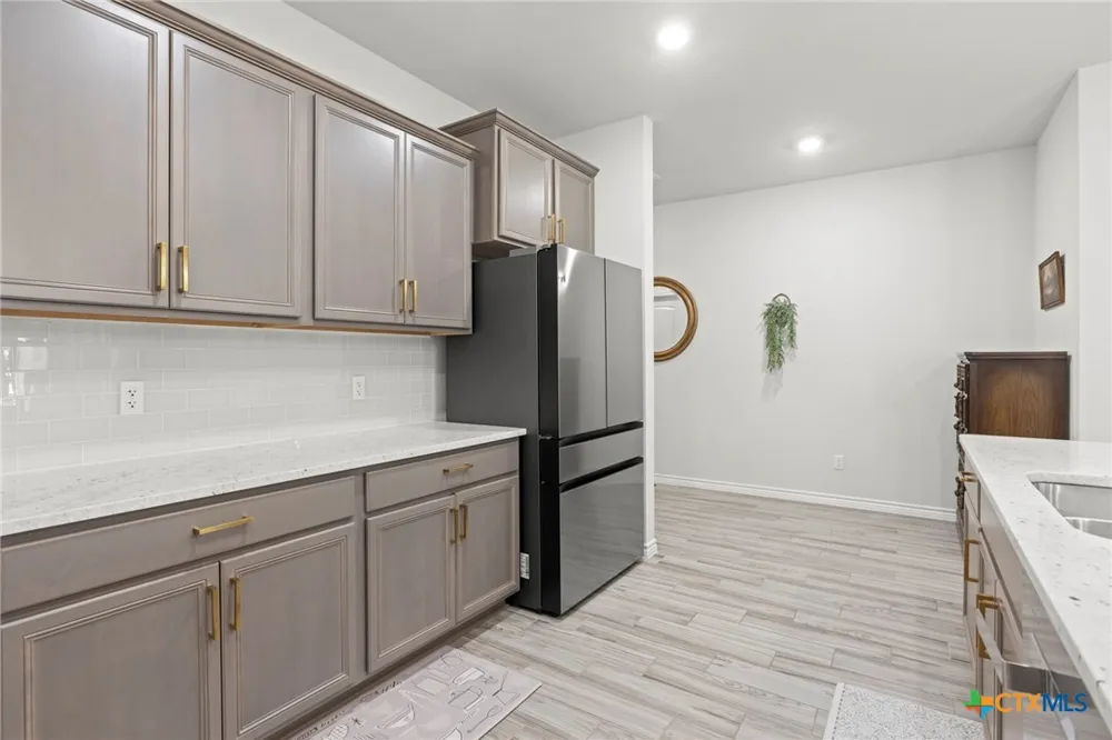 5724 St Charles Drive Belton, TX 76513