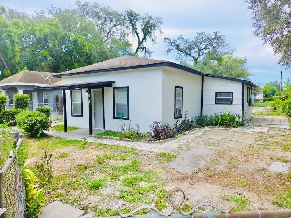 1018 E HOLLAND AVENUE Tampa, FL 33612