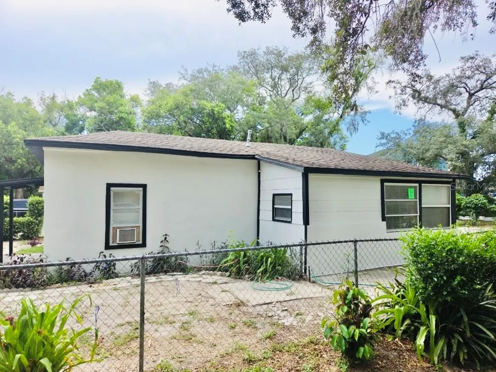 1018 E HOLLAND AVENUE Tampa, FL 33612