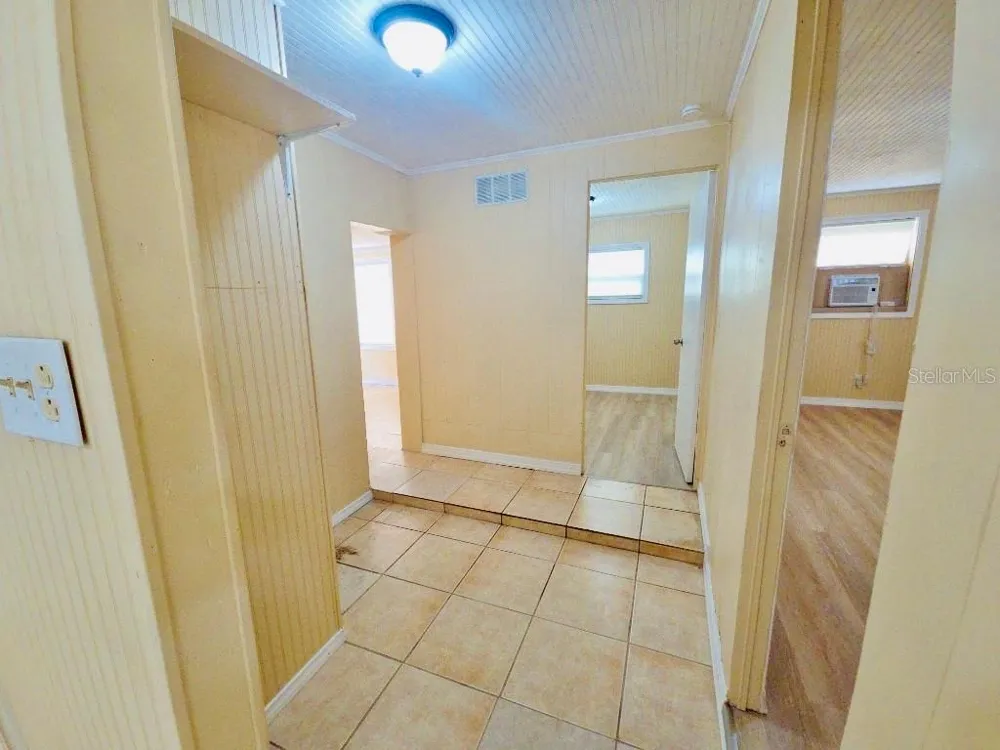 1018 E HOLLAND AVENUE Tampa, FL 33612