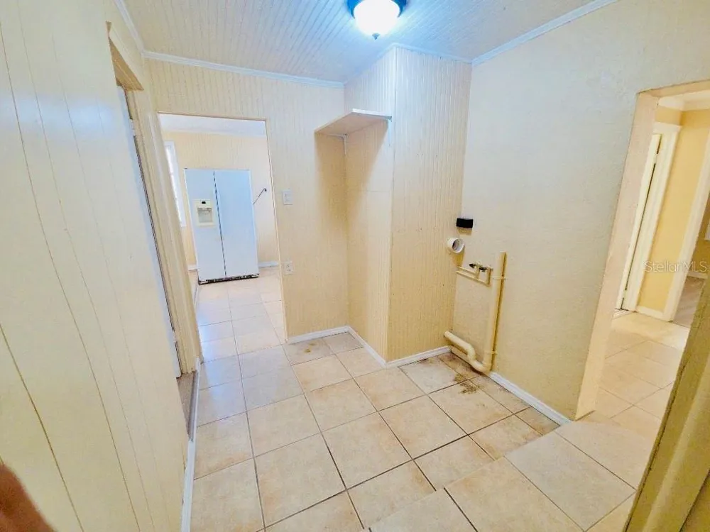 1018 E HOLLAND AVENUE Tampa, FL 33612