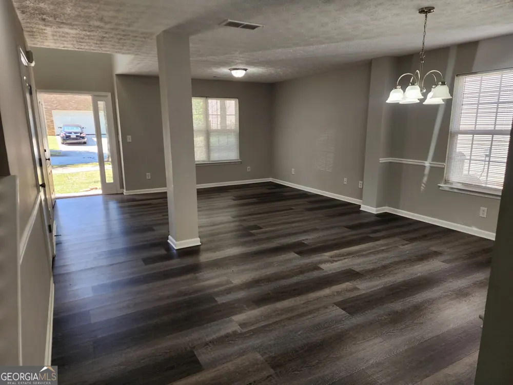 2382 Temple View DR Snellville, GA 30078