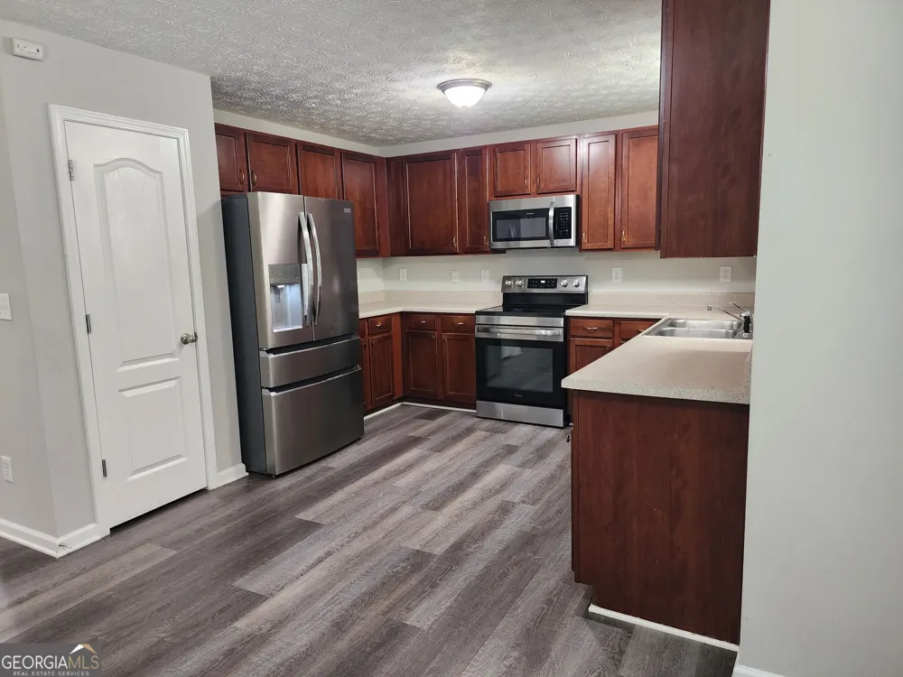 2382 Temple View DR Snellville, GA 30078