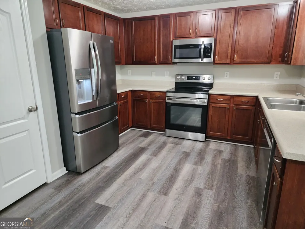 2382 Temple View DR Snellville, GA 30078