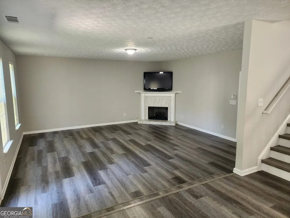 2382 Temple View DR Snellville, GA 30078