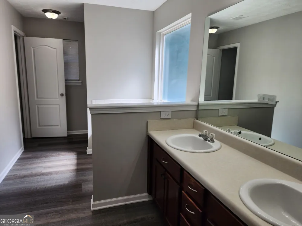 2382 Temple View DR Snellville, GA 30078