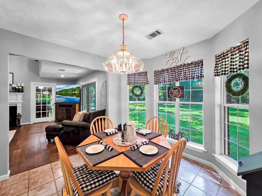 1000 Forsythia Drive Village Mills, TX 77663