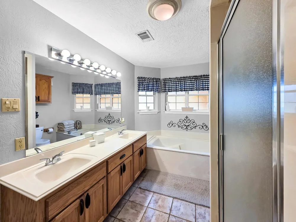1000 Forsythia Drive Village Mills, TX 77663