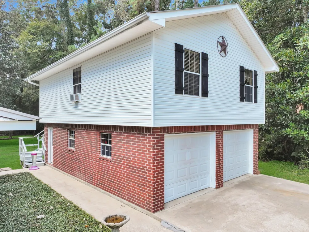 1000 Forsythia Drive Village Mills, TX 77663
