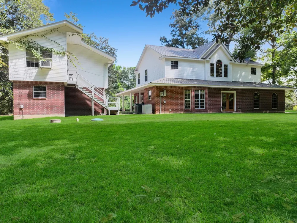 1000 Forsythia Drive Village Mills, TX 77663