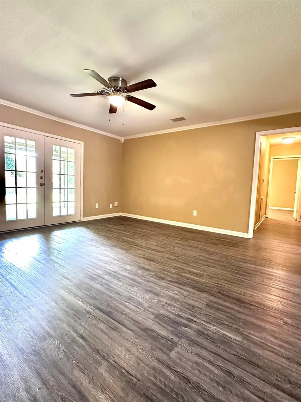 5830 Effingham Drive Houston, TX 77035
